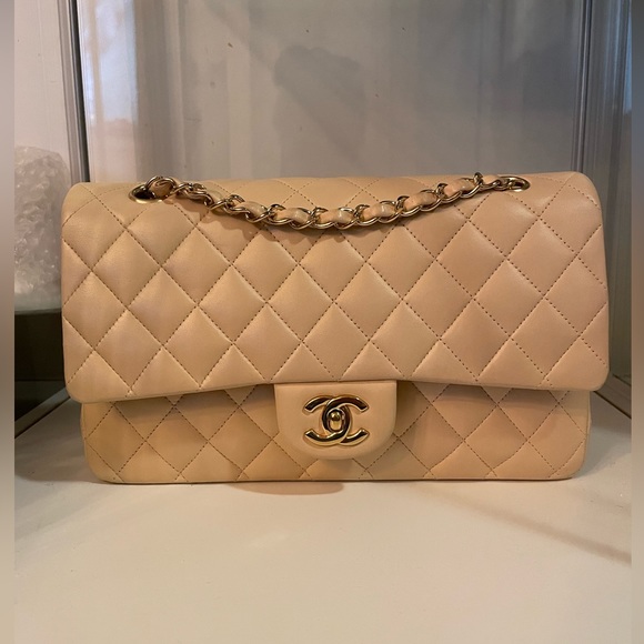 SOLD $6️⃣5️⃣0️⃣0️⃣ Chanel Lambskin Beige Clair medium Classic double flap - Picture 2 of 11